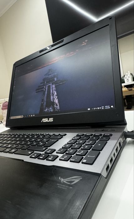 Asus rog G75V Геймърски лаптоп