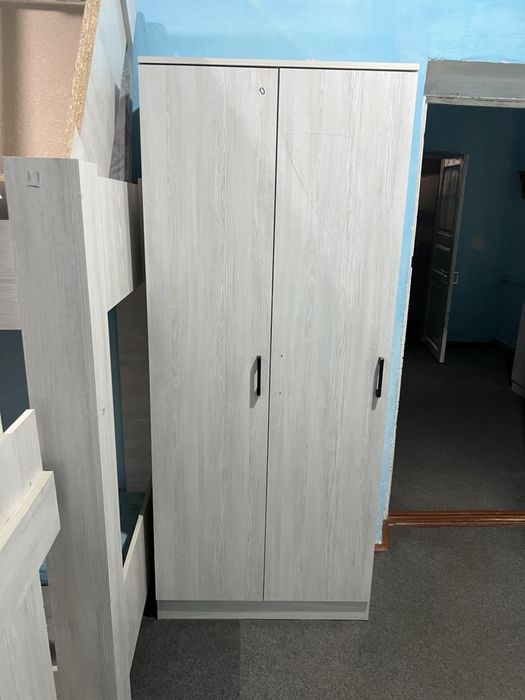 Продается мебель кровати и шкафы.В очень хорошем состоянии.