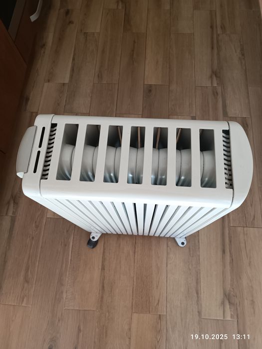 Маслен радиатор DeLonghi