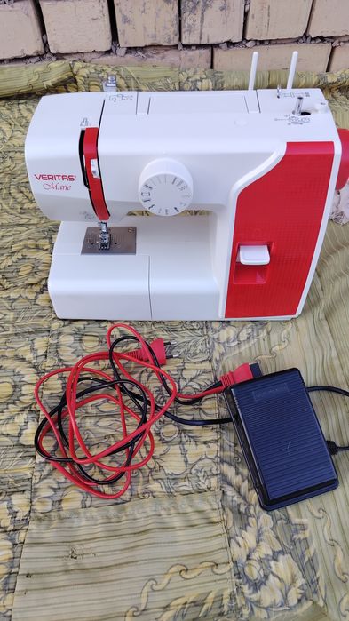 Продаётся швейная машинка