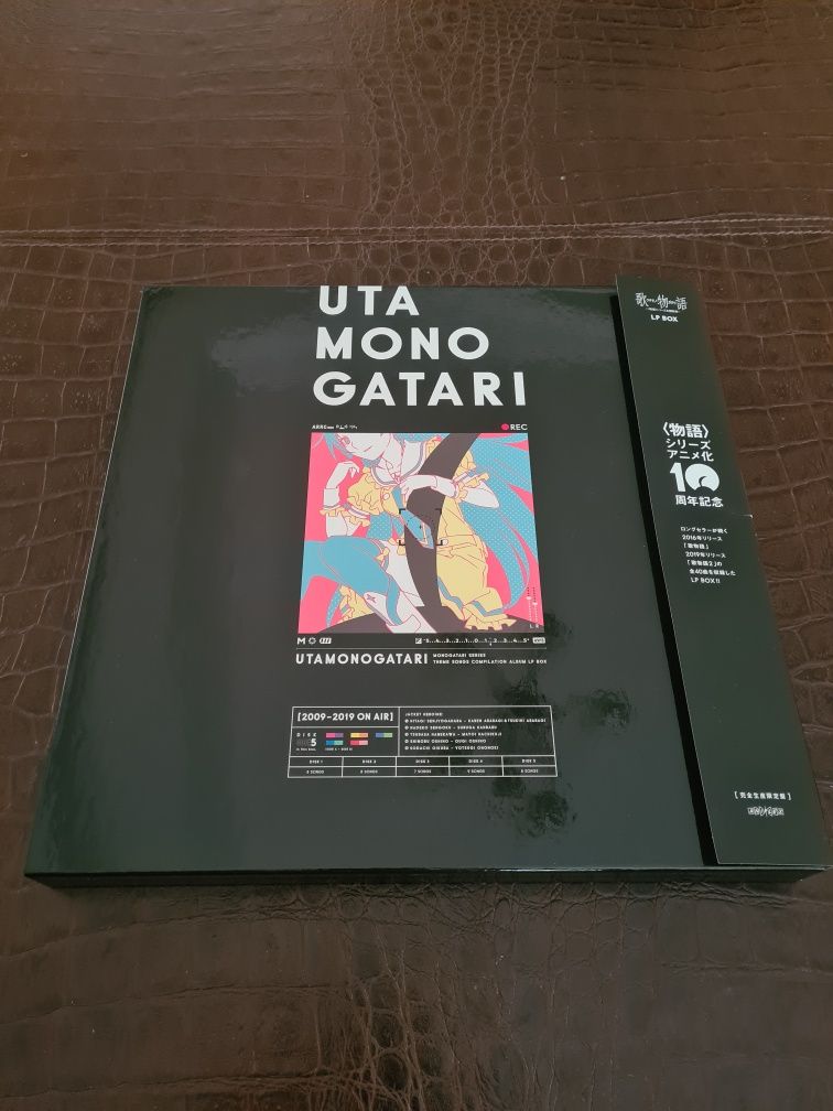 Monogatari vinyl box set. (Моногатари винил бокс сет)