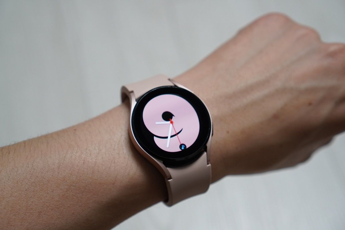 Продаю Galaxy Watch 4 и Galaxy Watch 4 Classic