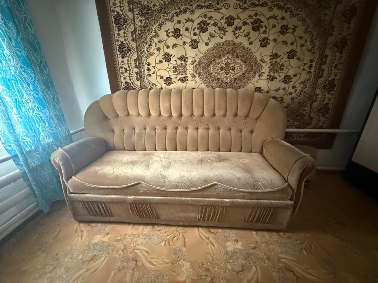 Продам диван и кресла