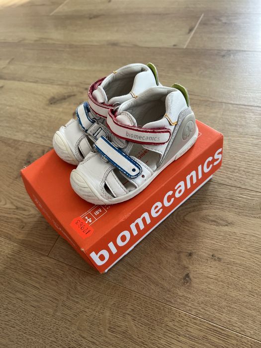 Обувки/Сандали Biomecanics, Clarks