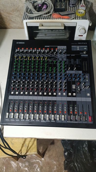 Продам микшерный пульт ямаха