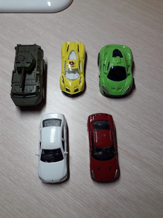 Продам детские машинки