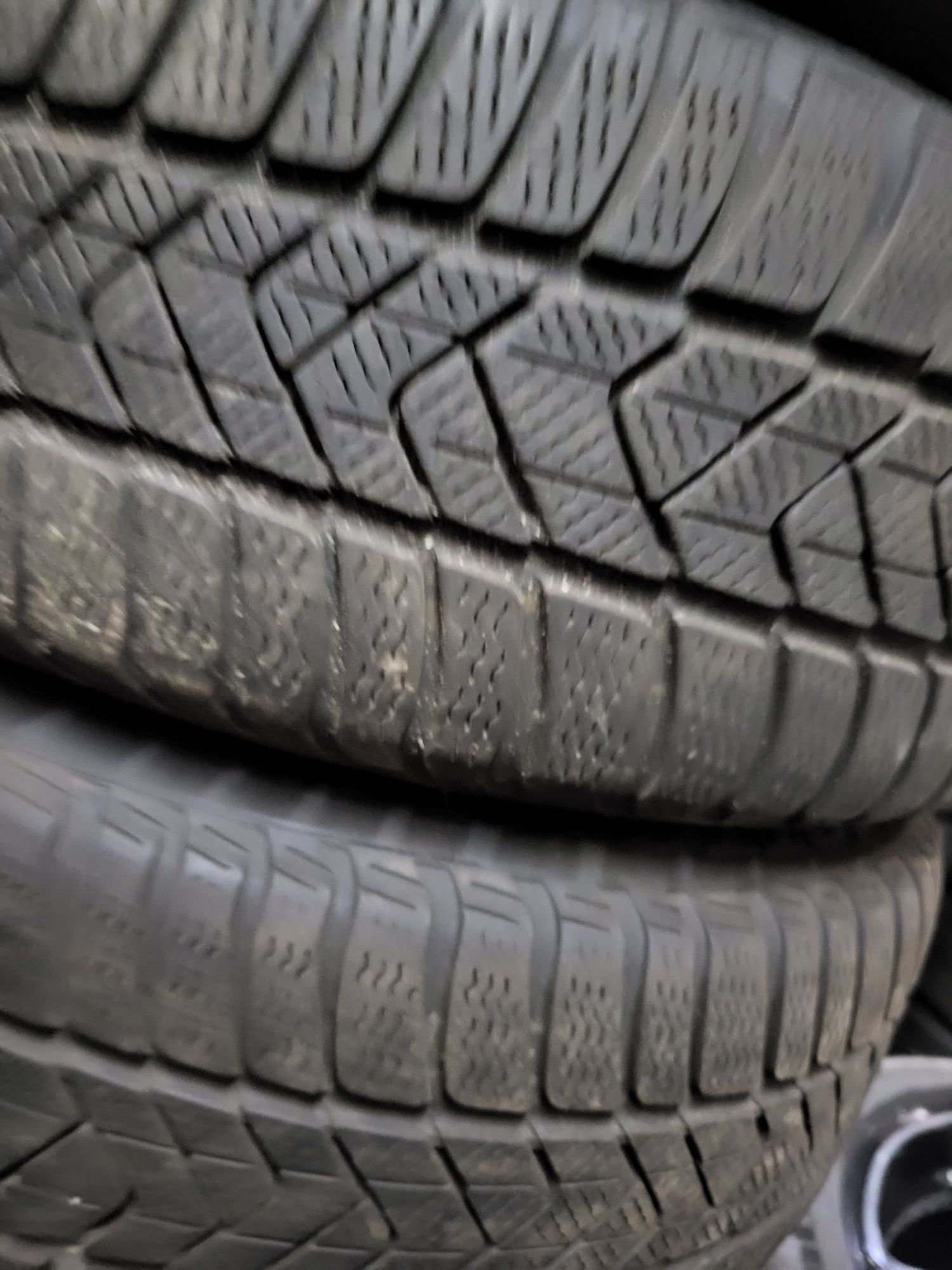 4 бр зимни 225/50/18 Pirelli