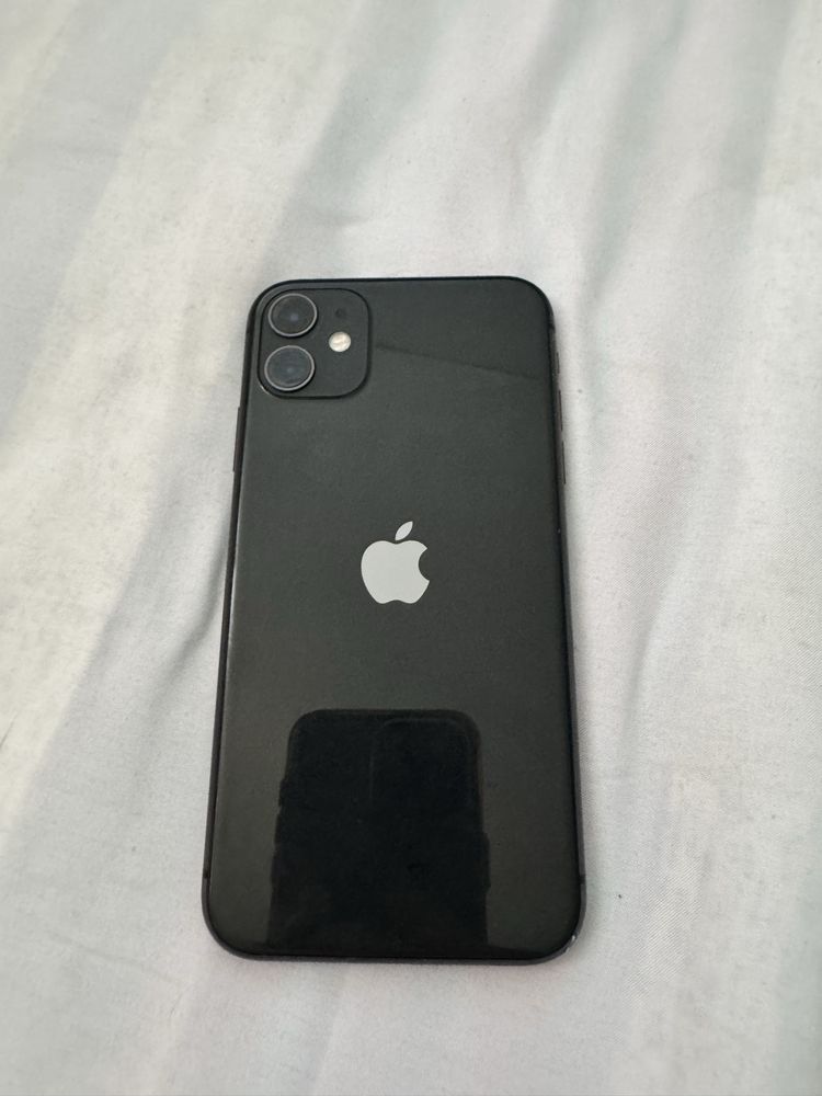 Iphone 11 в хорошом состояние