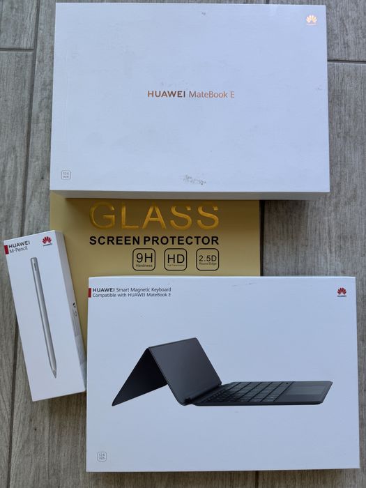 Huawei MateBook E , i3 , 128 GB , 8 GB RAM , Windows 11, ca noua.