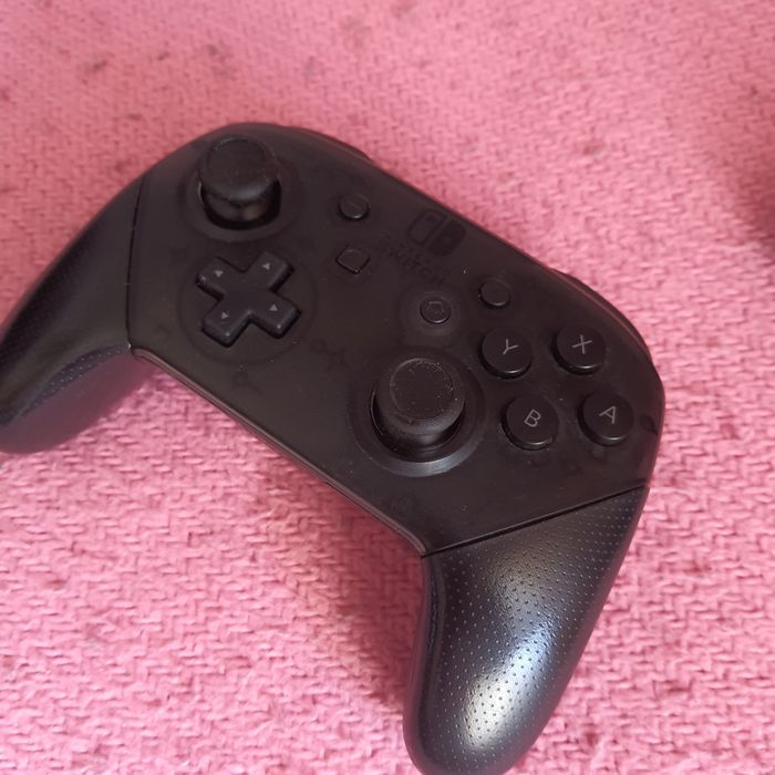 Pachet Nintendo Switch – Accesorii și Controllere
