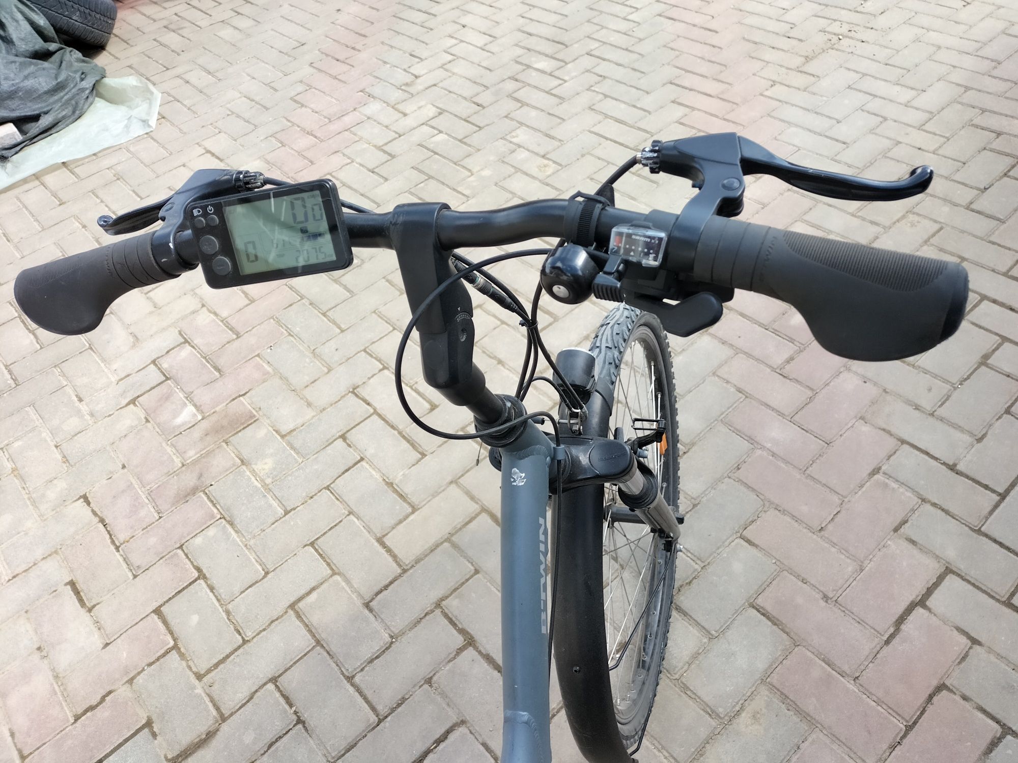 Bicicleta Btwin electrică 36v