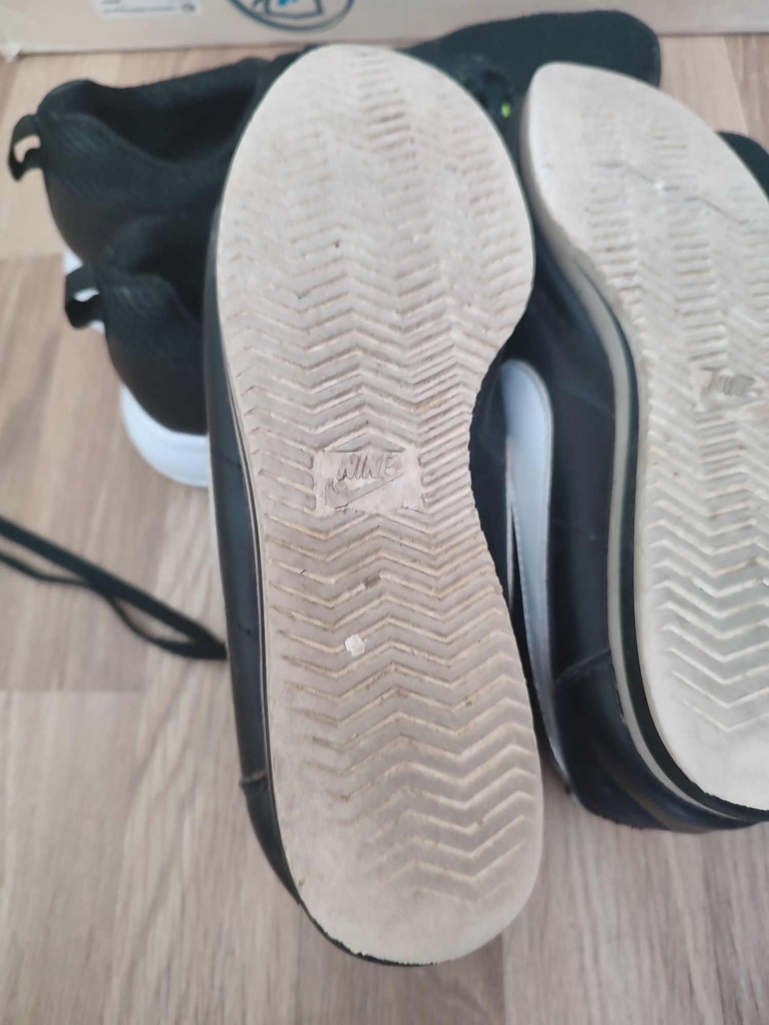 Кроссовки мужские 43 размер.Nike.