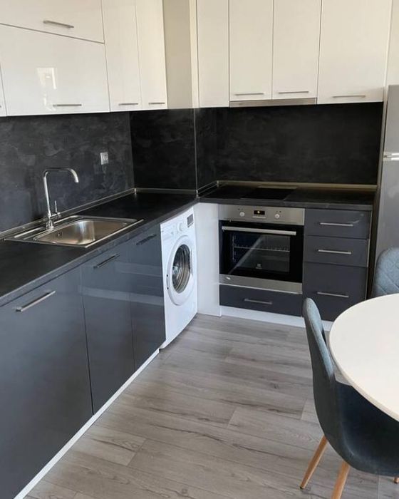 Двустаен апартамент в кв. Христо Смирненски / С ПАРКОМЯСТО!!!