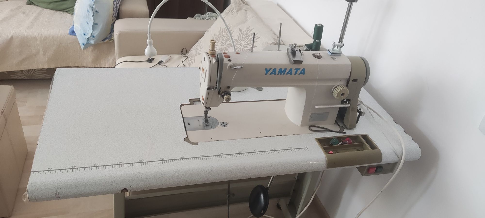 Vând mașină de cusut profesională YAMATA