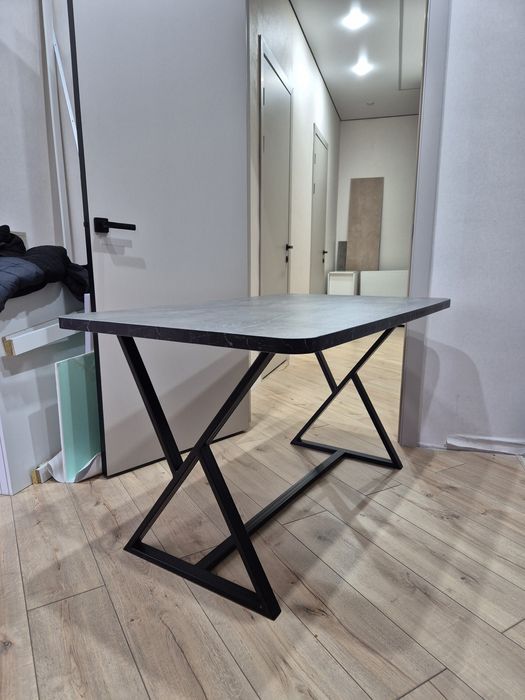 Стол кухонный, новый стол.