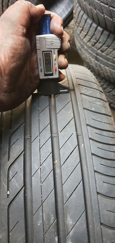 Гуми 2бр 225/55/17 - 1бр- 75лв