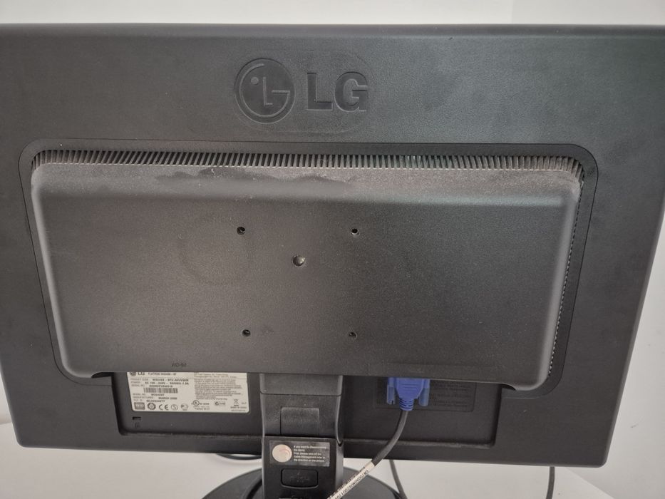 LG w2242st 22 inch