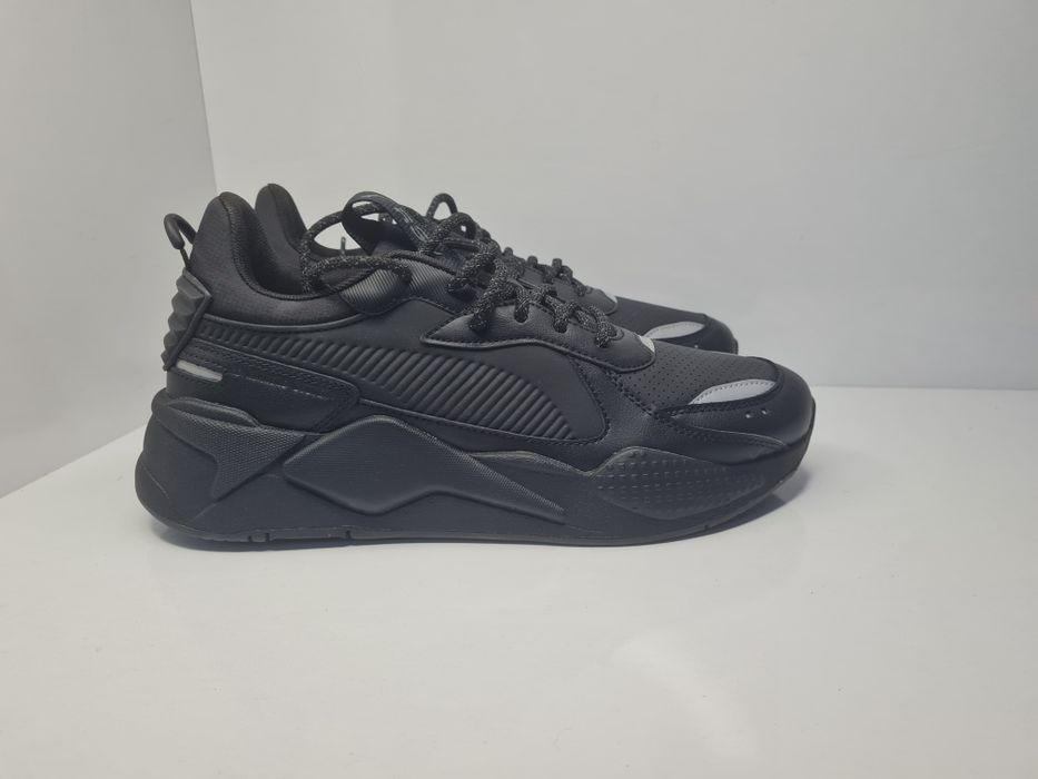 Маратонки Puma RS-X Triple Black

Чисто нови с кутия.

Номер 42 стелка