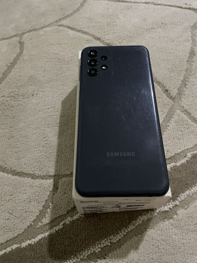 Samsung a 13 sotiladi!