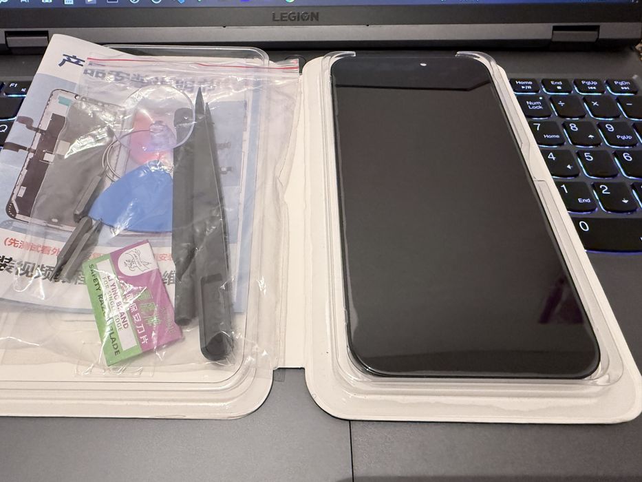 iPhone 16 pro max display