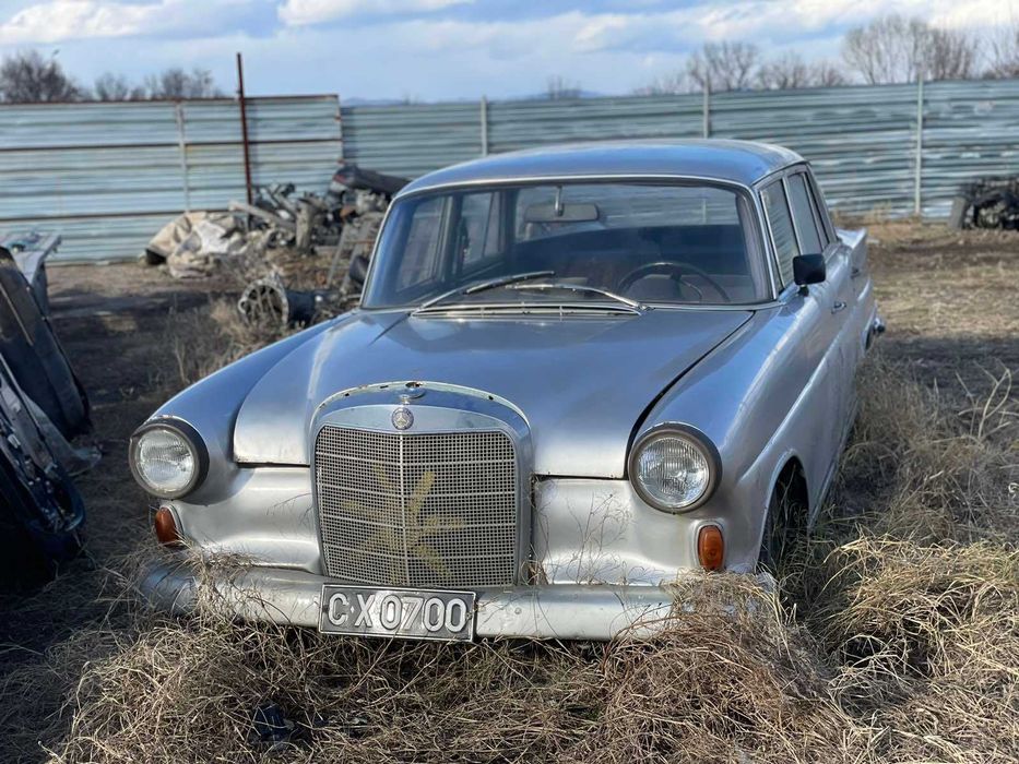 Ретро Мерцедес W110 Mercedes 110 Diesel 1964