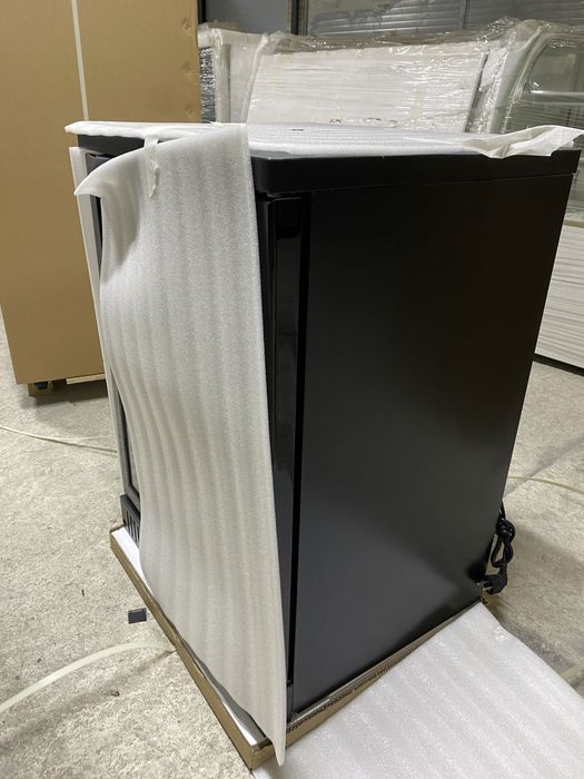 Vitrina frigorifica minibar cu usa de sticla