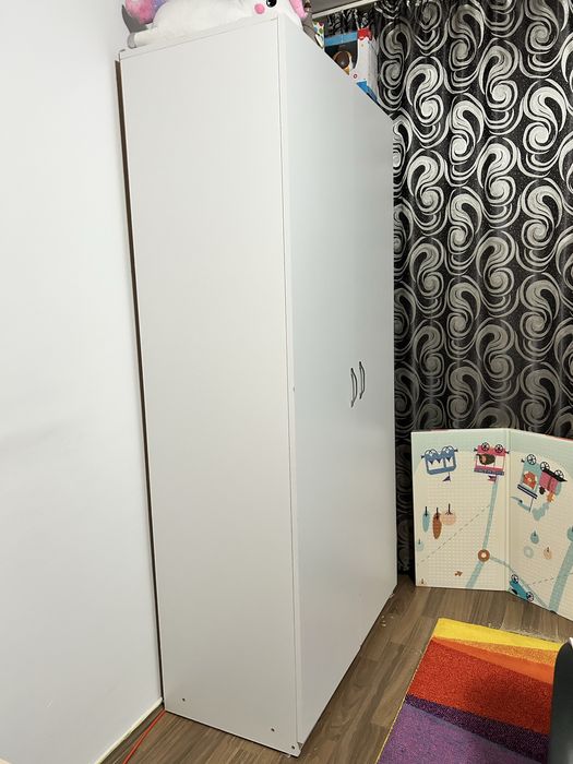 Dulap- 5 rafturi si spatiu pentru umerase