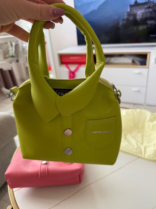 НОВИ чанти розова и зелена