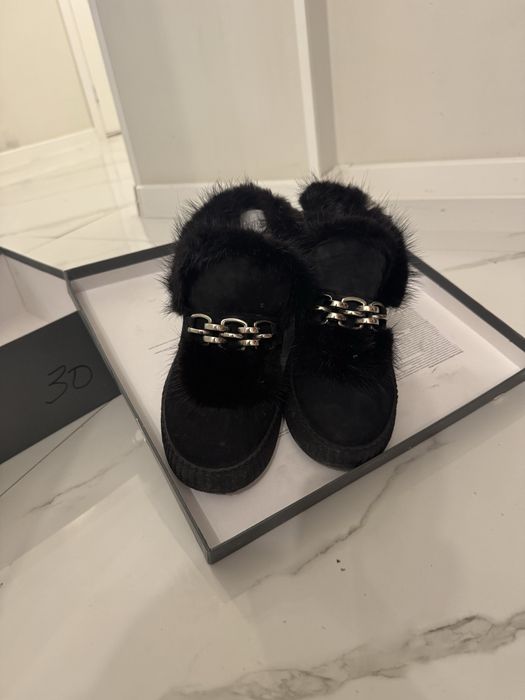 Продам зимние ботинки от Илви