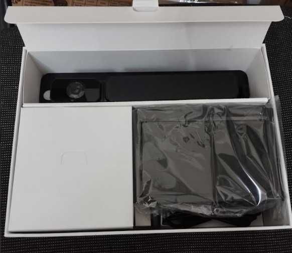 AUTO-VOX комплект соларна камера за заден ход с монитор