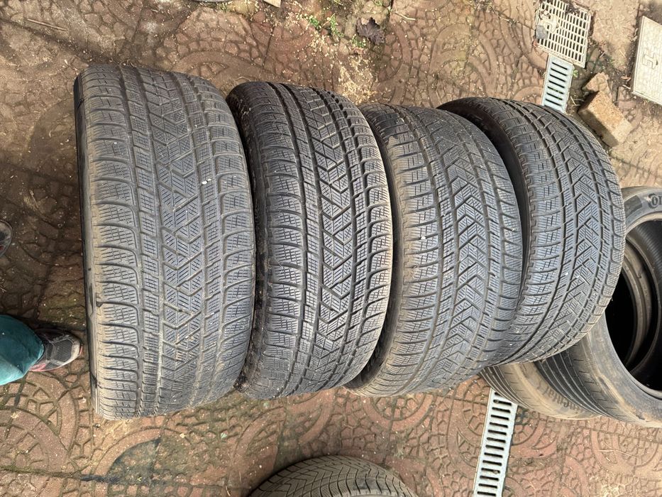 Cauciucuri iarnă PIRELLI 315/40 R21 ; 275/45 R21