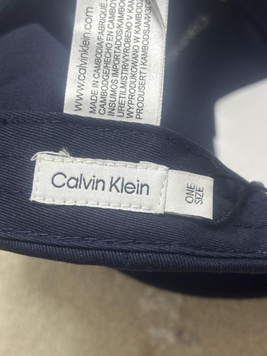 Vind șapcă Calvin Klein