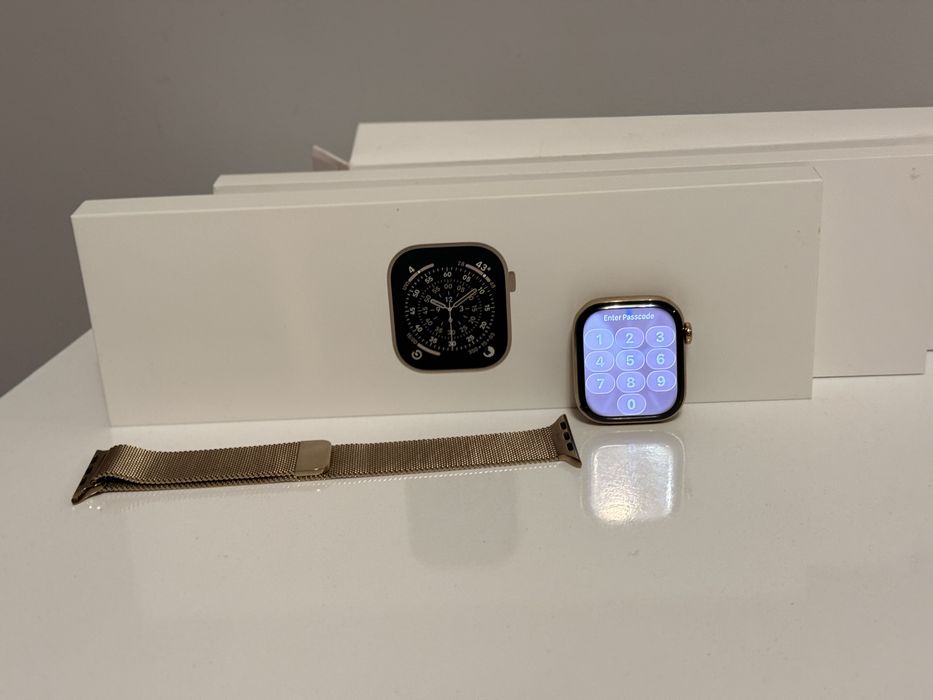 Apple Watch Series 11 Titanium 42 mm