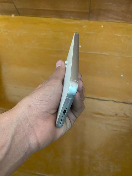 Срочно продаётя Samsung S23 FE