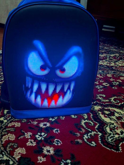 Рюкзак LEDэкраном,  суперподарок на новый год.power bank в подарок.