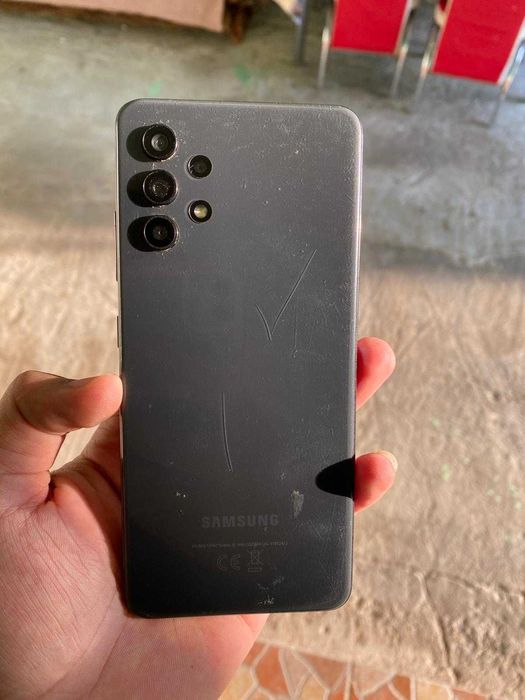 Vand Samsung Galaxy A32 4gb ram 128gb pret usor negociabil