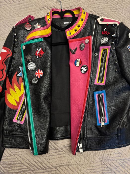 Дамско кожено яке - цветно и модерно