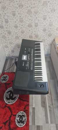 Vând korg pa300 fără defecte