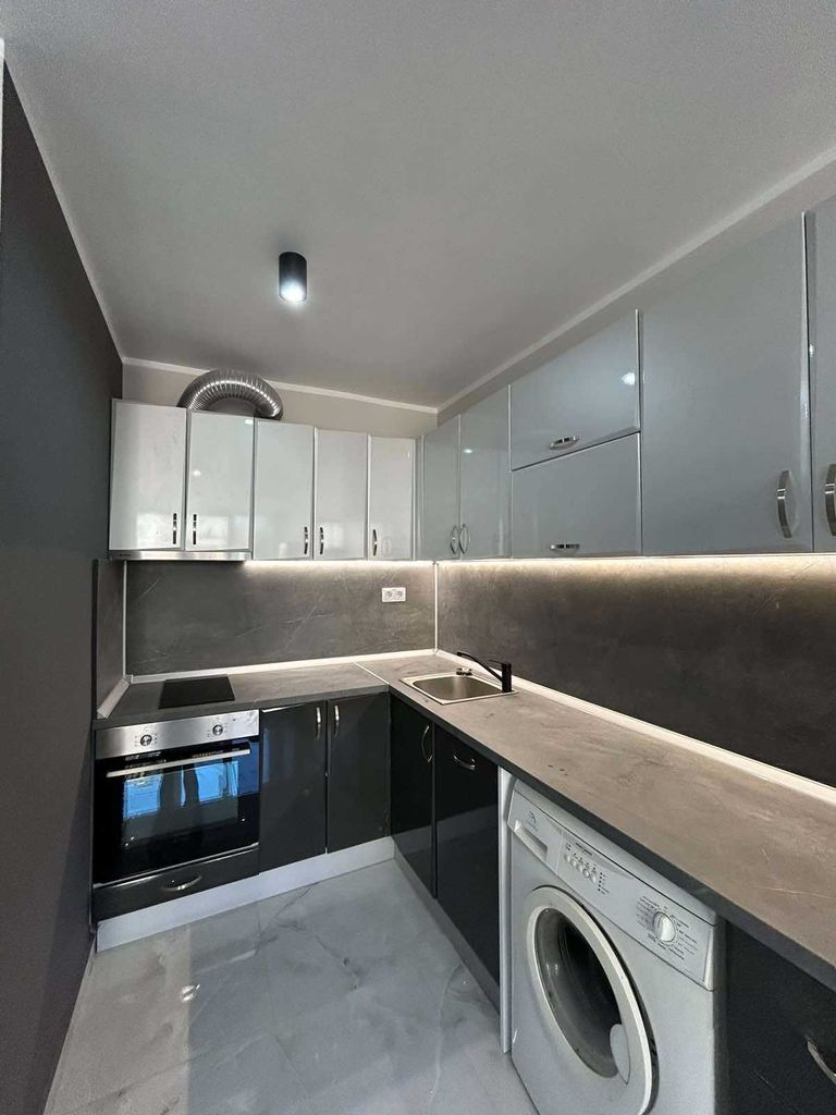 Дава се под наем Двустаен апартамент в София, Зона Б-19 - 65 кв.м за 484.5 € - Снимка #2