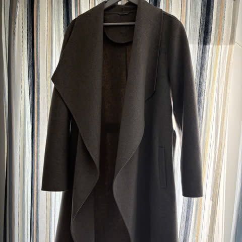 Дамско черно палто