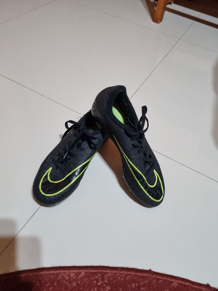 Бутонки nike hypervenom