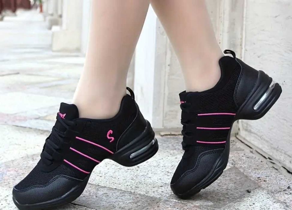 Дамски маратонки предназначени за танци