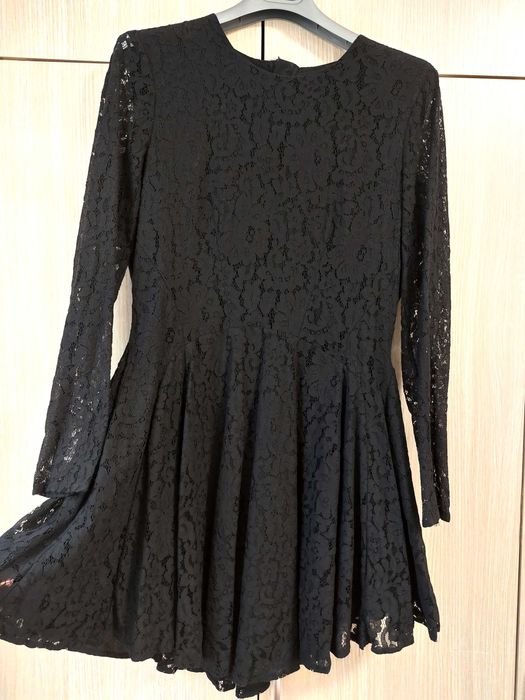 Черна дантелена рокля с дълъг ръкав размер М/Л
