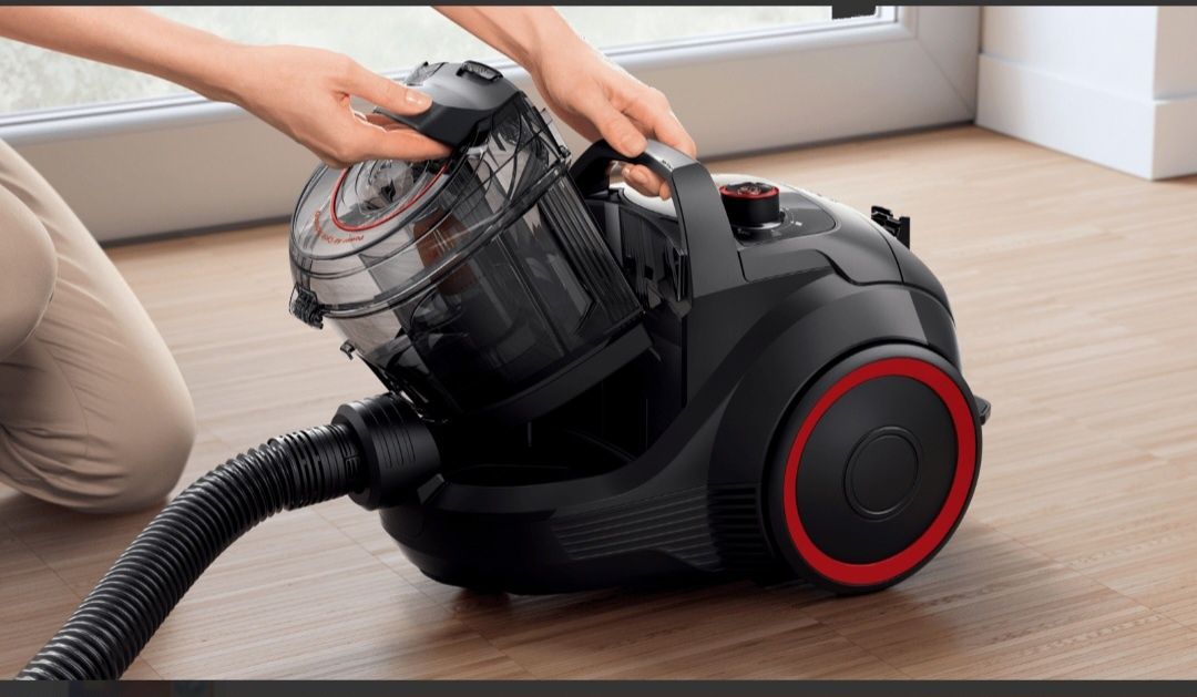 Продаю пылесос Bosch series 4 bagless propower