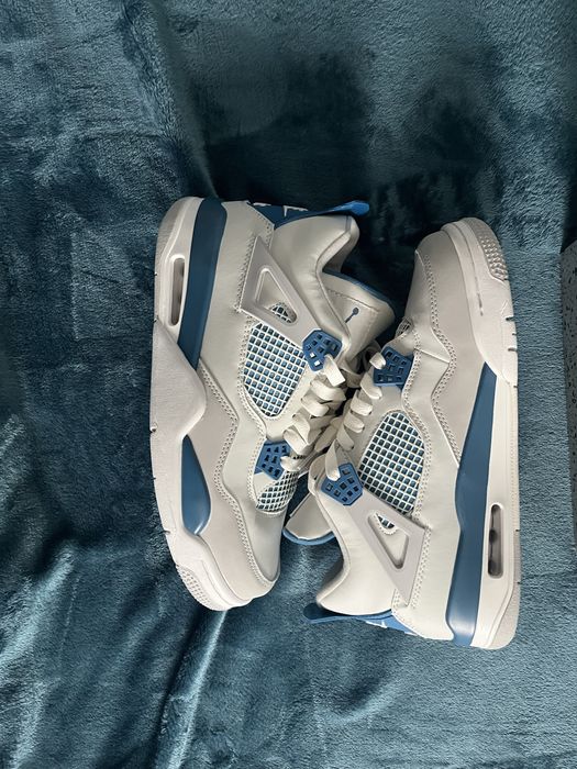 Jordan 4 Military Blue