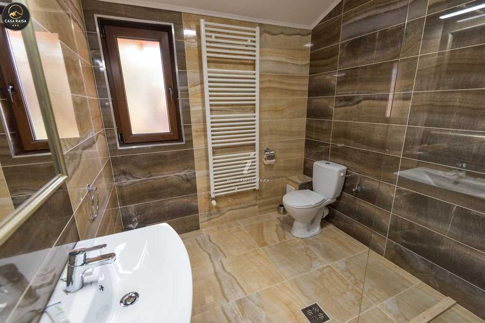 Pensiune ***  de vinzare  în Bușteni