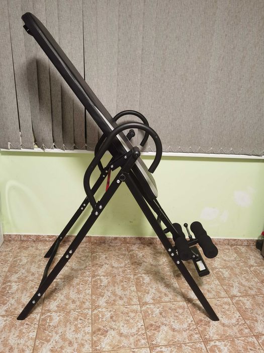 Продавам инверсионна лежанка