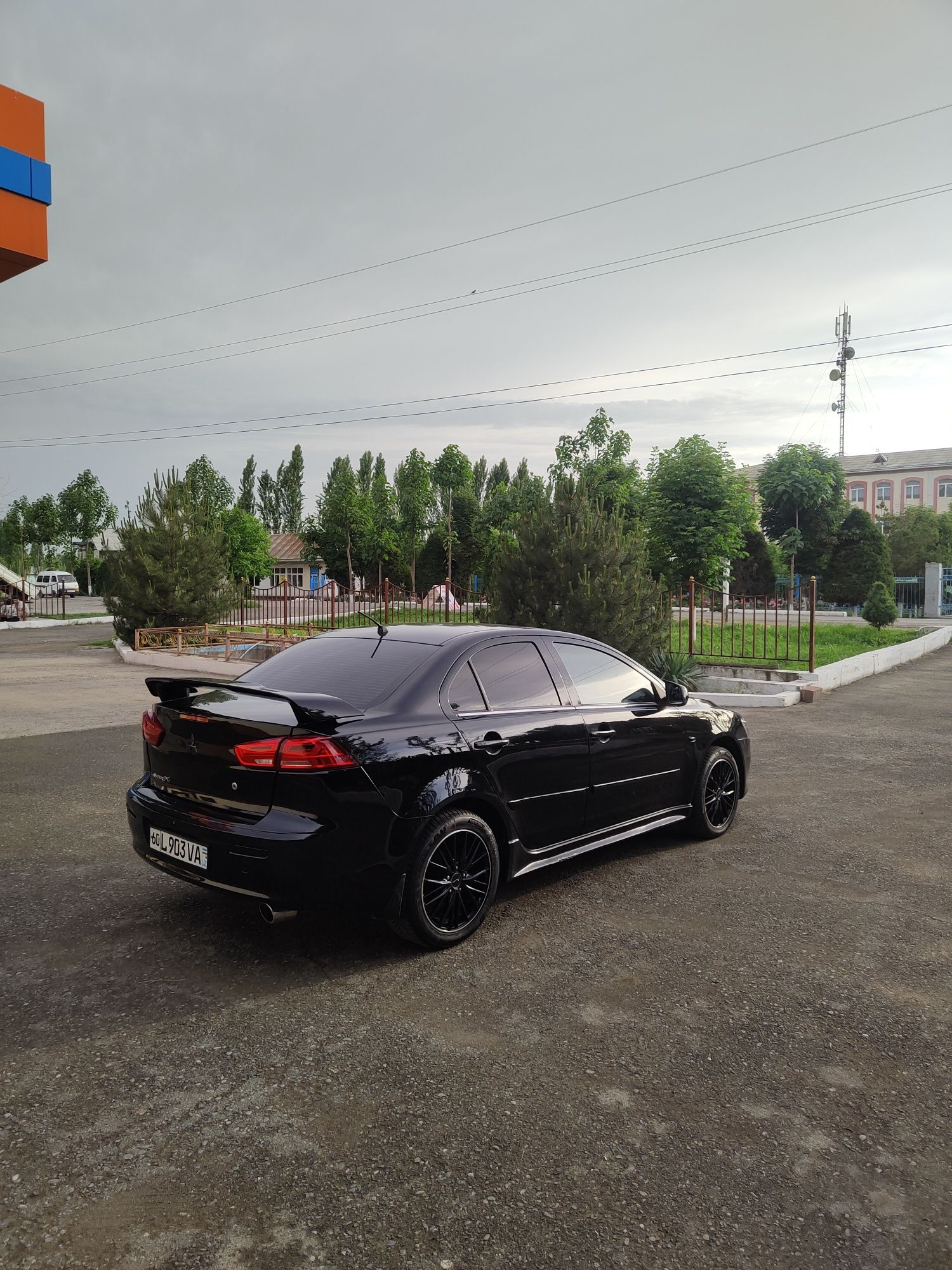 Mitsubishi lancer 10