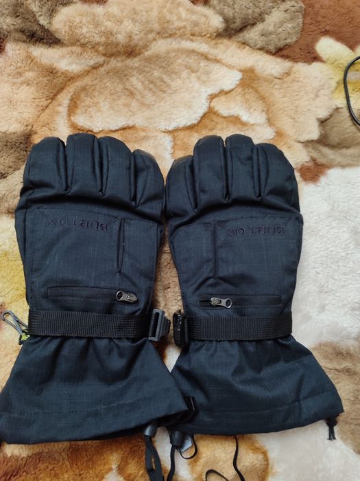 Продам горнолыжные перчатки .