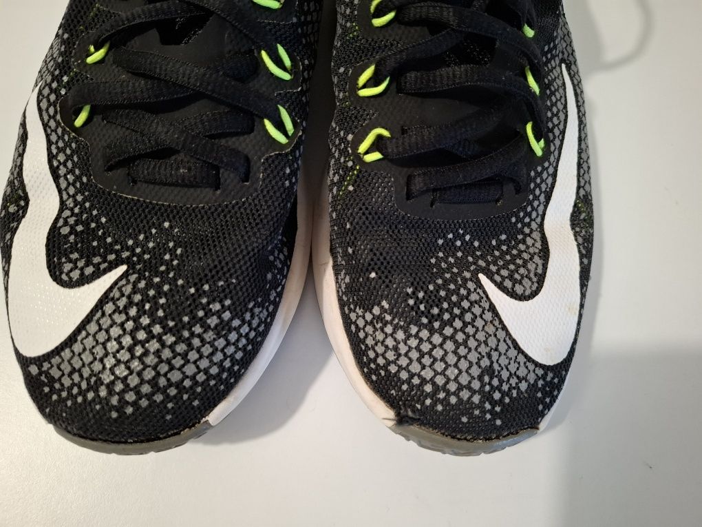 Маратонки Nike 37.5